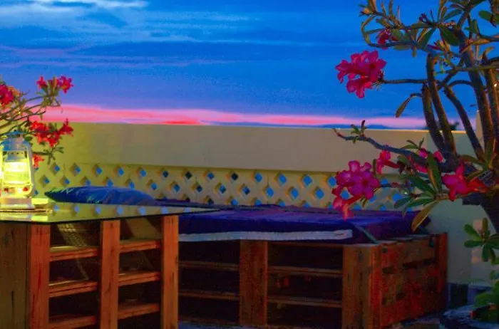 Couette-café Source Kiteboarding/lodge 2*